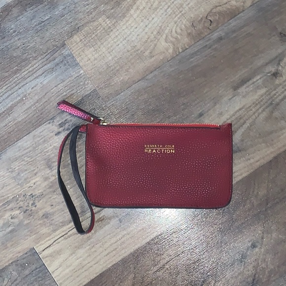 Kenneth Cole Reaction red tote handbag with matching wristlet - Picture 4 of 4